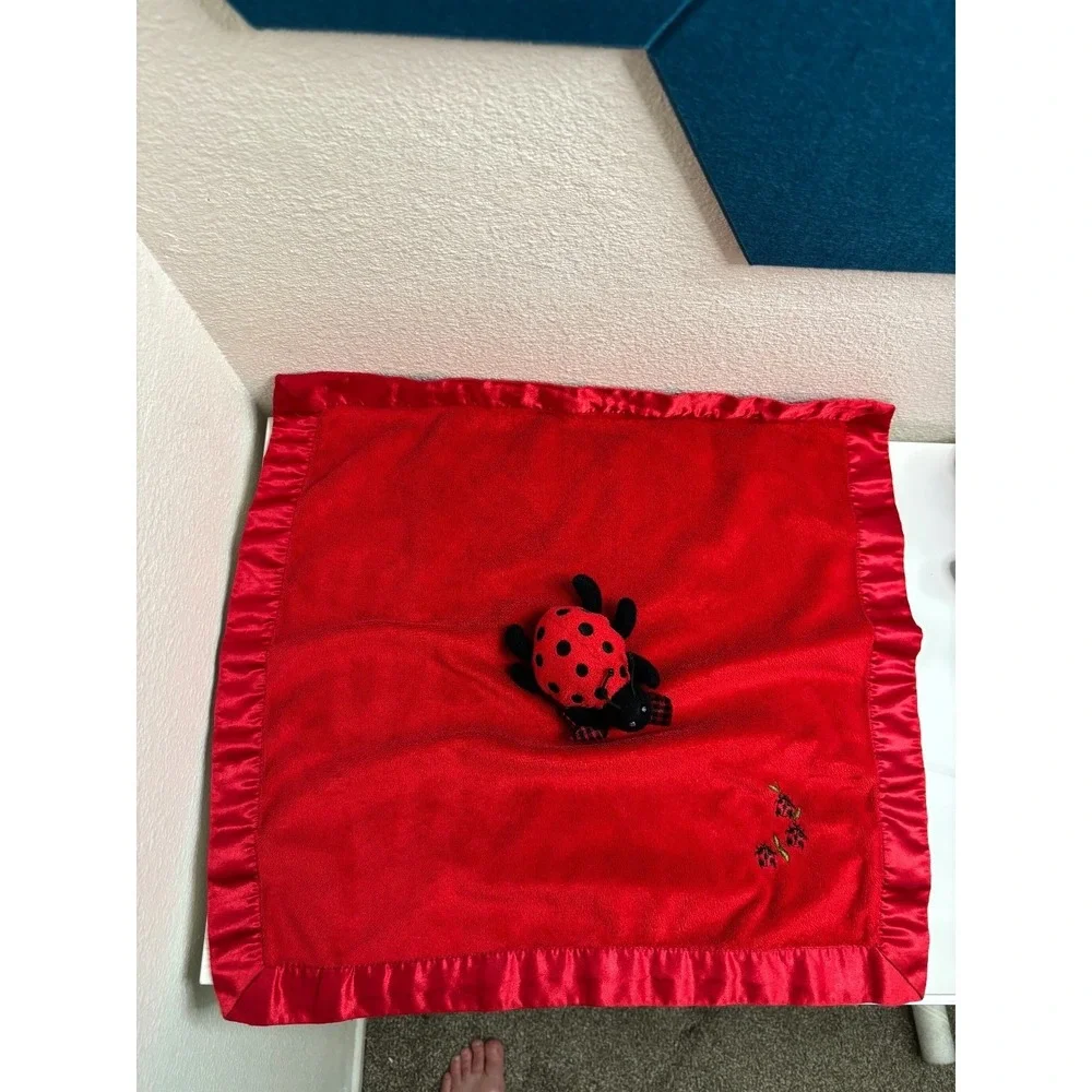 FAST SHiP Bearington Collection Lovey Ladybug Satin Trim Security Blanket Red